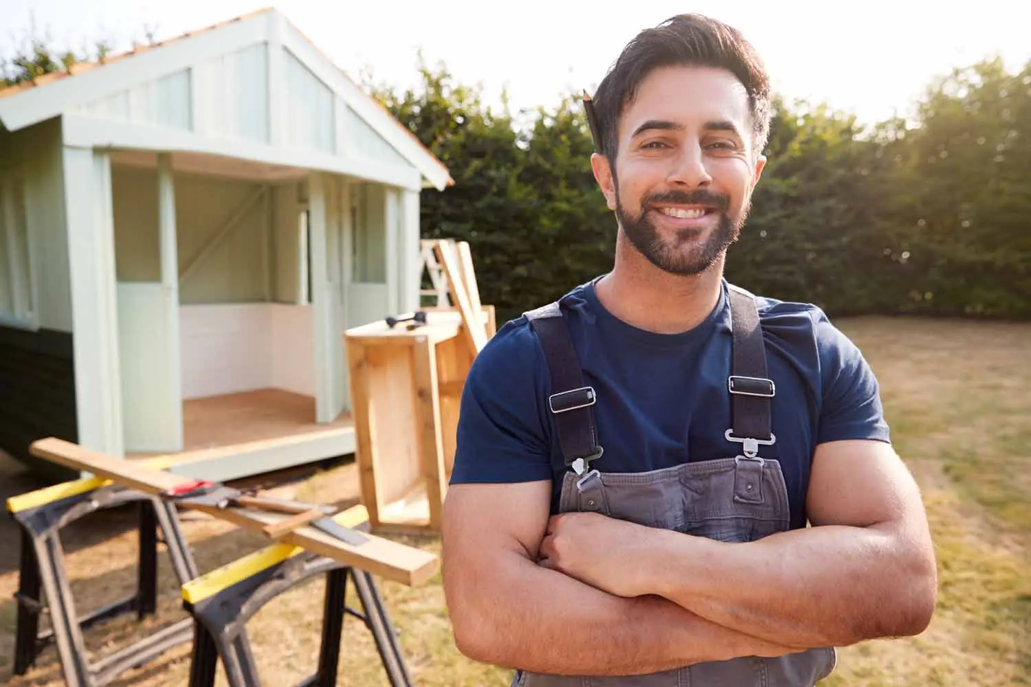 handyman-melbourne-palm bay-[shed] portrait-of-male-carpenter-building-outdoor-shed-1500